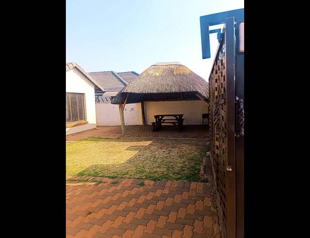 3 BEDROOM PROPERTY TO RENT IN DAWN PARK
